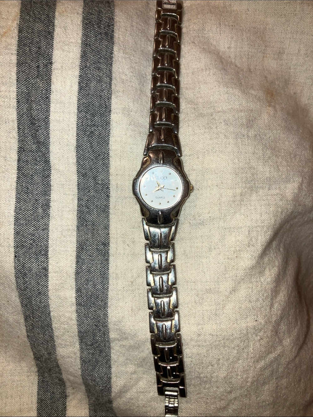 Gucci Silver and Gold Ladies Quartz Watch - Picture 2 of 12